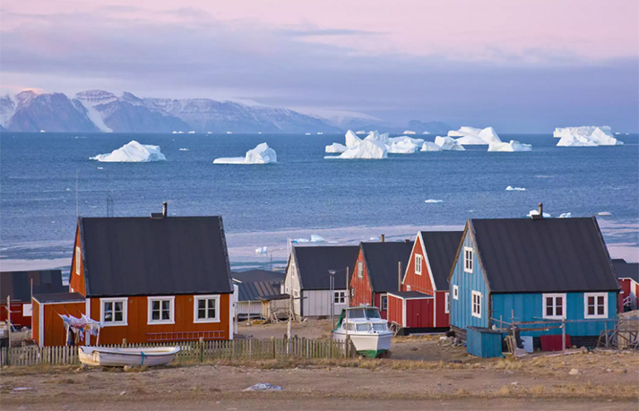 西北格陵兰岛Qaanaaq的日出