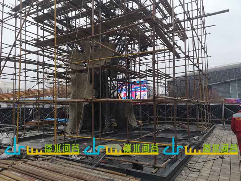 人造仿真假树.jpg 人造仿真假树