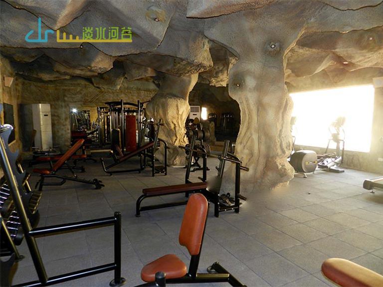 山洞健身房.jpg 山洞健身房