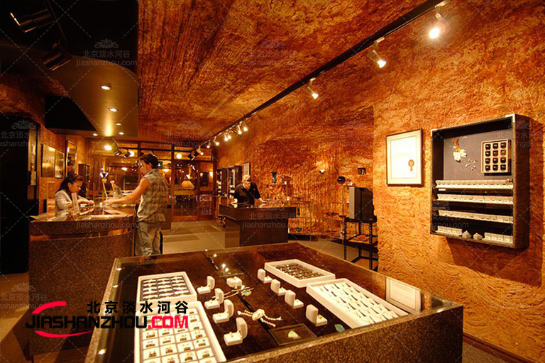 洞穴式旅游客栈.jpg 洞穴式旅游客栈