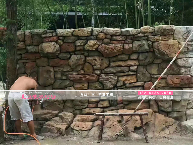 洞穴式旅游客栈.jpg 洞穴式旅游客栈