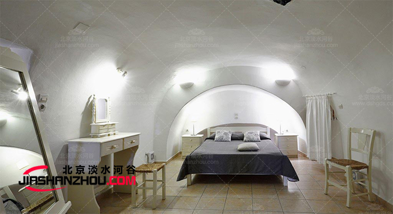 洞穴轰趴馆.jpg 洞穴轰趴馆