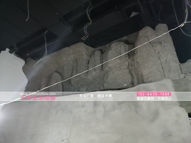 山洞主题酒店.jpg 山洞主题酒店