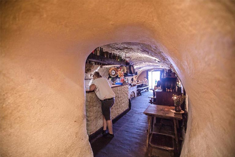 山洞咖啡厅.jpg 山洞咖啡厅