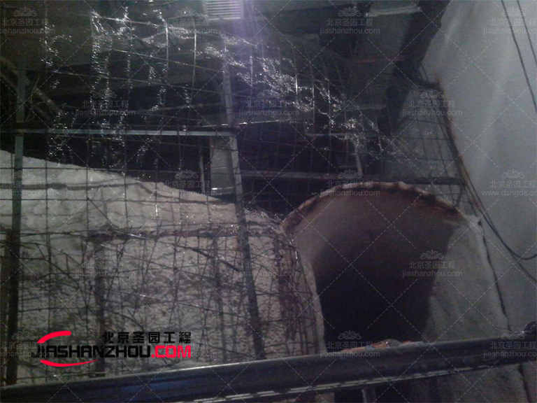 洞穴茶餐厅.jpg 洞穴茶餐厅