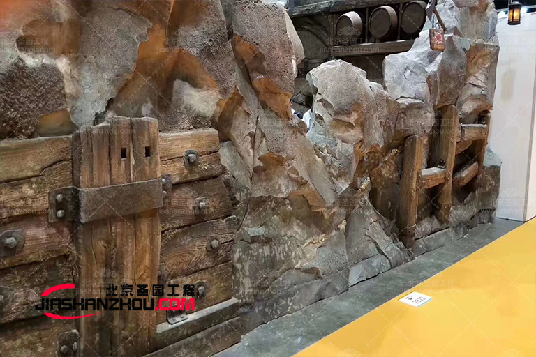 仿真木质洞穴酒店.jpg 仿真木质洞穴酒店