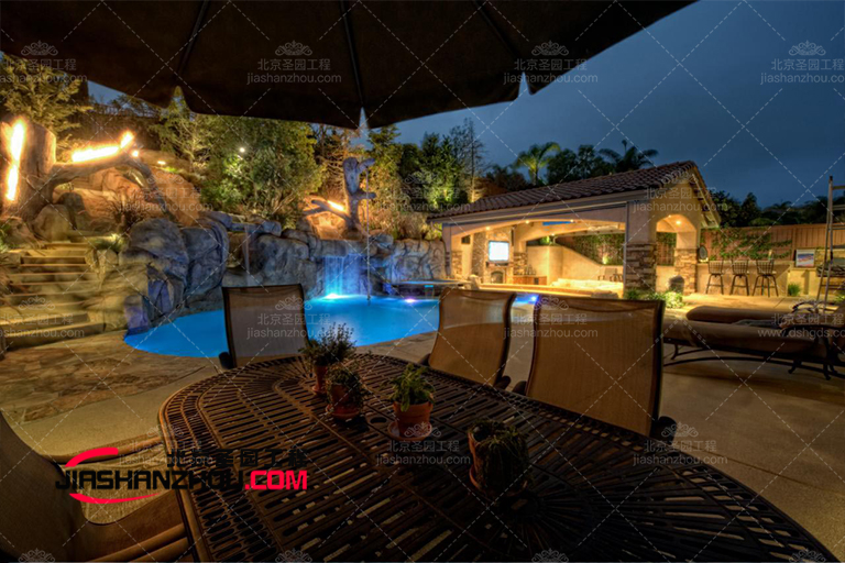 假山鱼池.jpg 假山鱼池