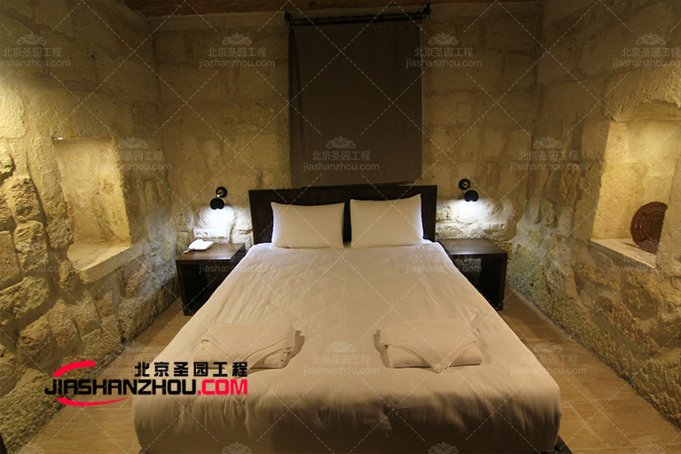 洞穴豪宅别墅.jpg 洞穴豪宅别墅