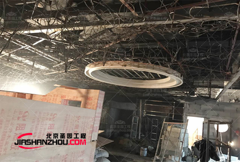 洞穴主题盐疗别墅.jpg 洞穴主题盐疗别墅