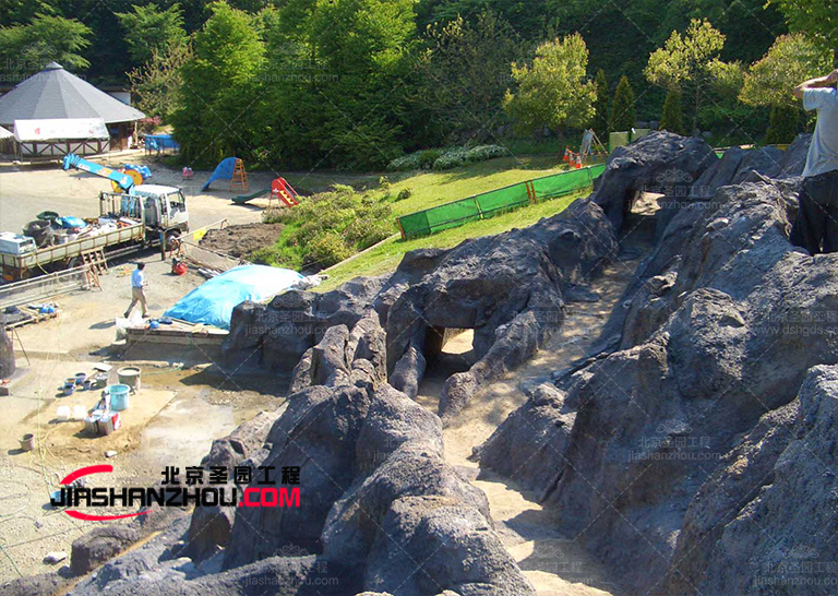 塑石假山.jpg 塑石假山