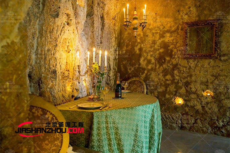 洞穴餐厅.jpg 洞穴餐厅