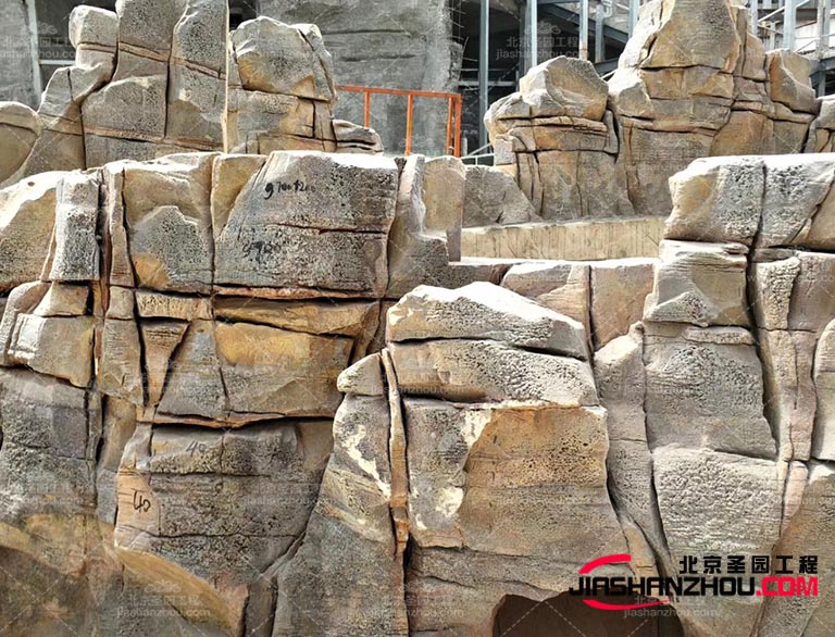 塑石假山.jpg 塑石假山