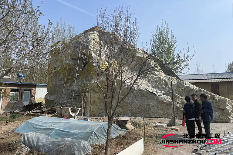塑石假山.jpg 塑石假山.jpg