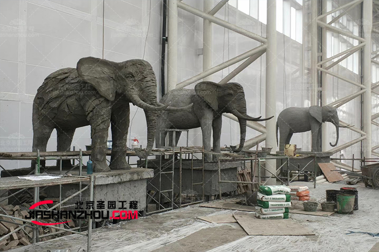 水泥假山.jpg 水泥假山.jpg