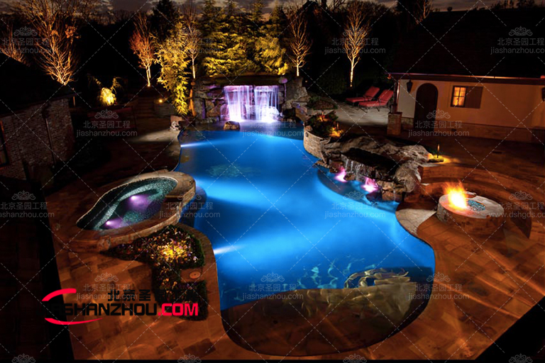 仿真假山.jpg 仿真假山.jpg