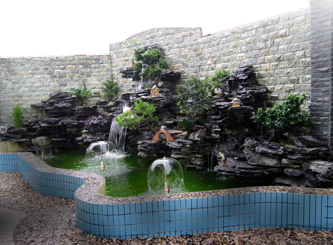 英德石假山石多用于制作庭院假山及室内小型假山